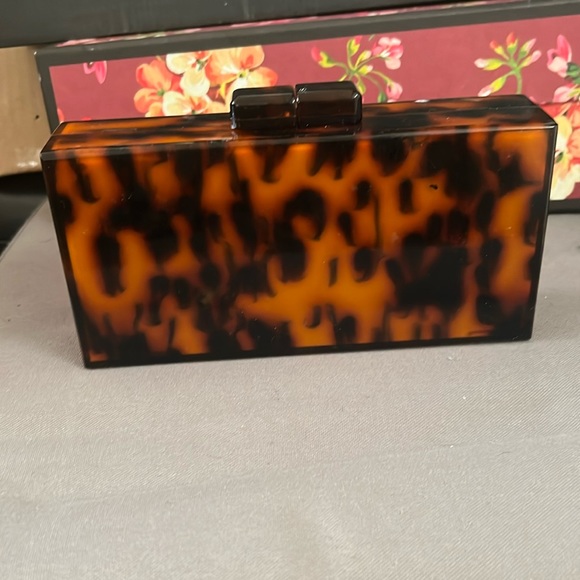 Cute tortoise clutch - Picture 1 of 1